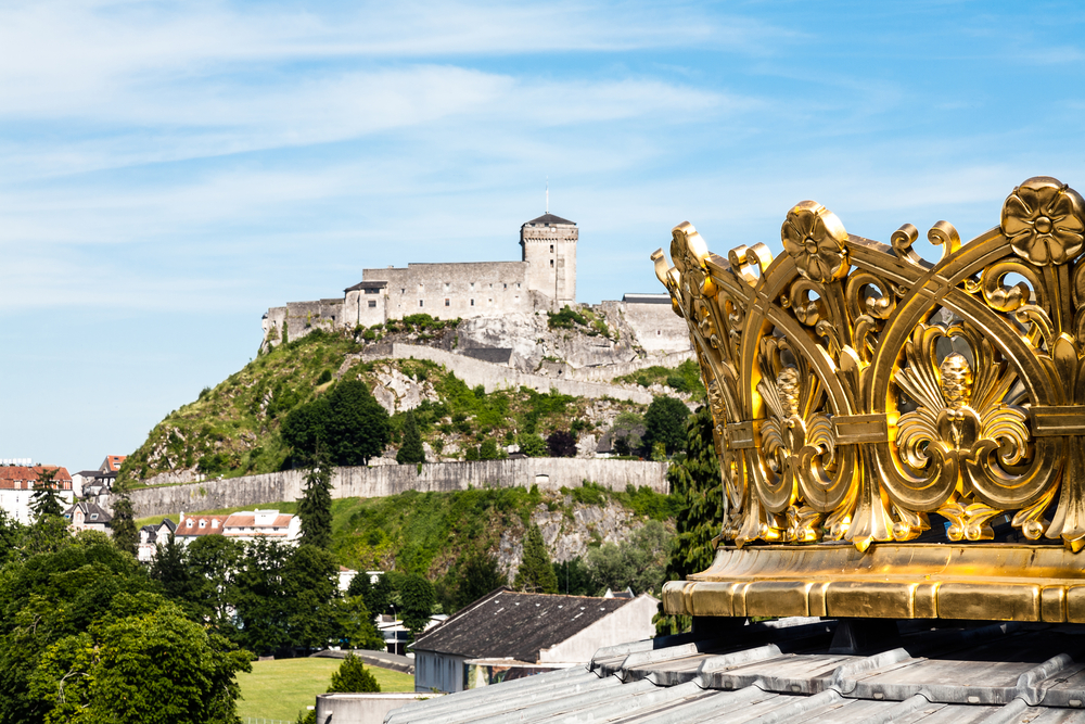 Lourdes shutterstock 110946785, lourdes