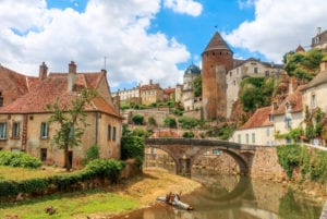 Semur en Auxois Côte dOr shutterstock 417254848, zin in frankrijk