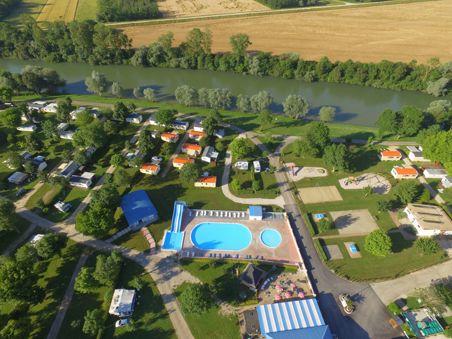 Camping Les Bords de la Loue, campings in de jura