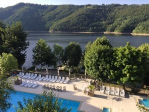 Camping la Source Lac de Sarrans, zin in frankrijk