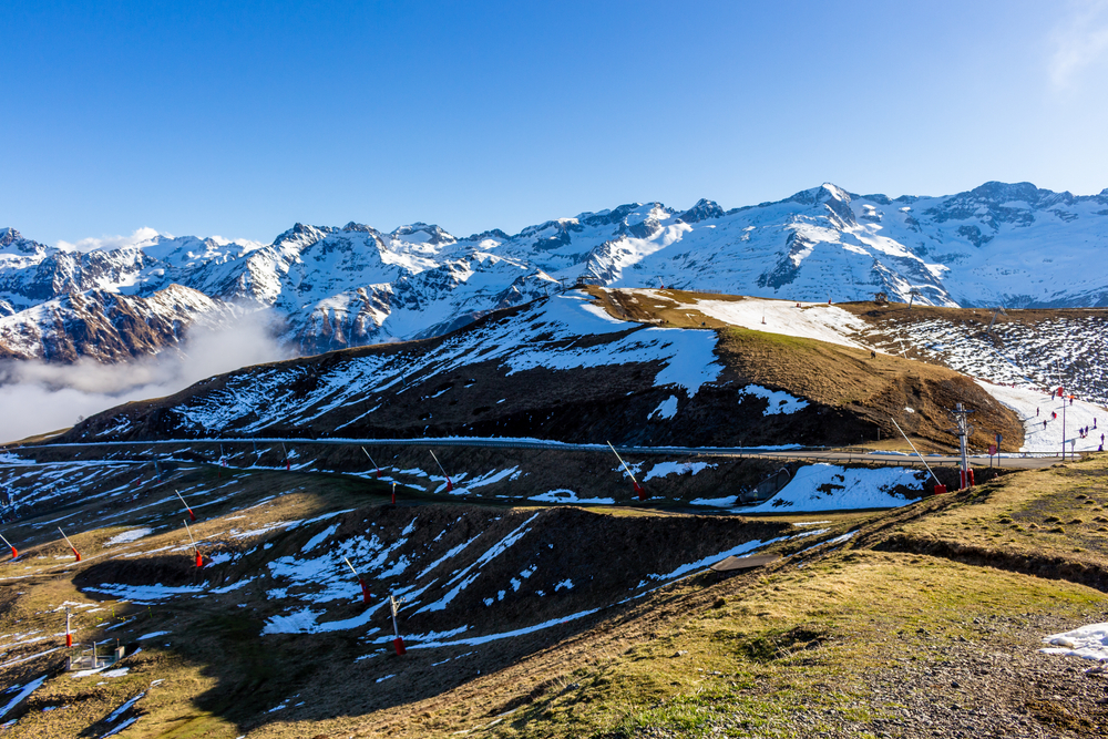 Bagneres de luchon pyreneeen dorpjes shutterstock 1855381348, dorpjes en stadjes