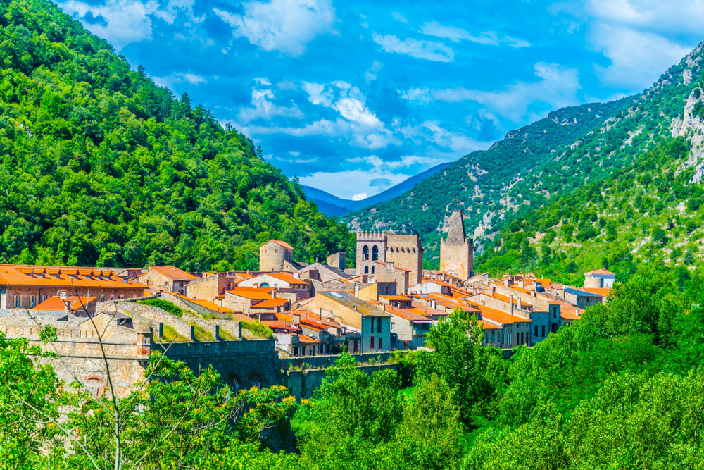 Villefranche de Conflent pyreneeen dorpjes shutterstock 1221533779, dorpjes en stadjes