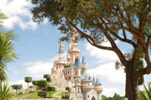 Disneyland Paris Ile de France shutterstock 1360097162, zin in frankrijk