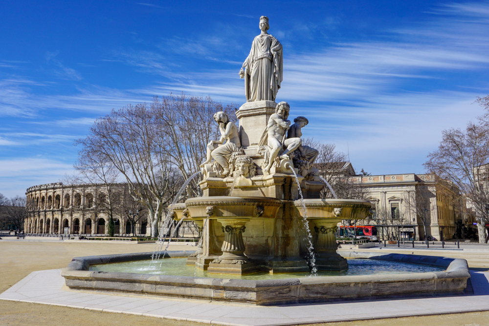 Fontaine Pradier nimes shutterstock 1354199018, Bezienswaardigheden Nîmes