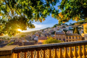 Bormes les Mimosas Var shutterstock 1297093447, zin in frankrijk