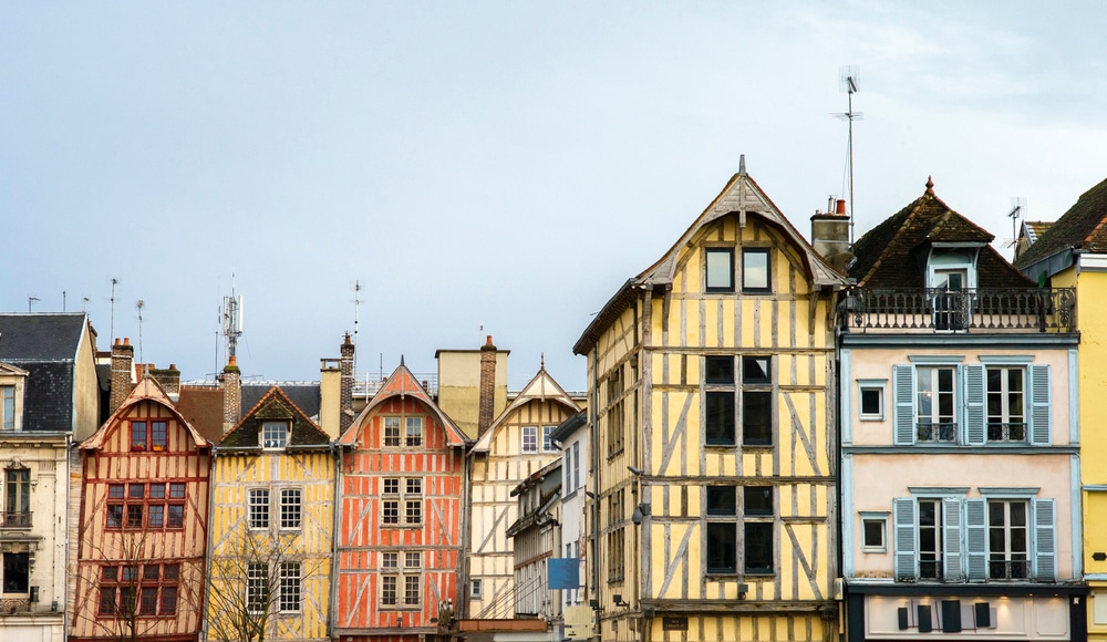 Troyes Aube shutterstock 1720877554, mooie bezienswaardigheden in Rouen